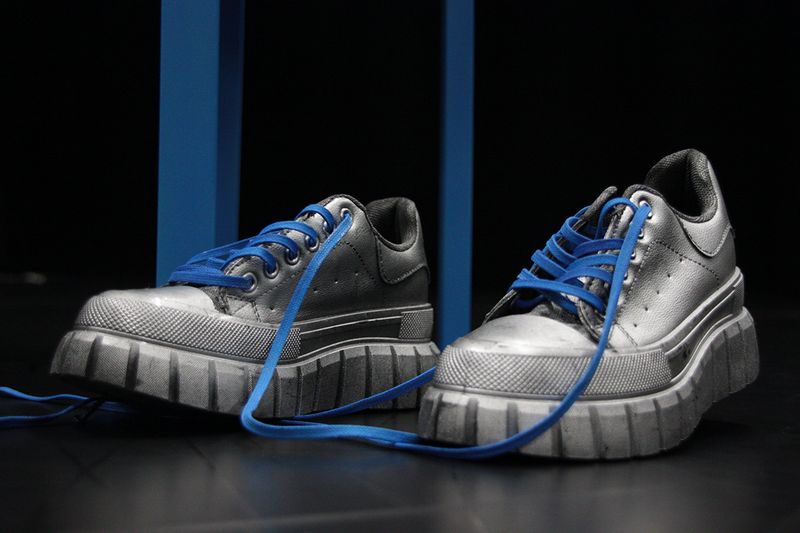 PerformaPhone P&D : Speakers in Sneakers